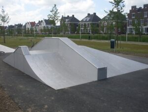 Halve-Pyramide-Zuiderpark-skate